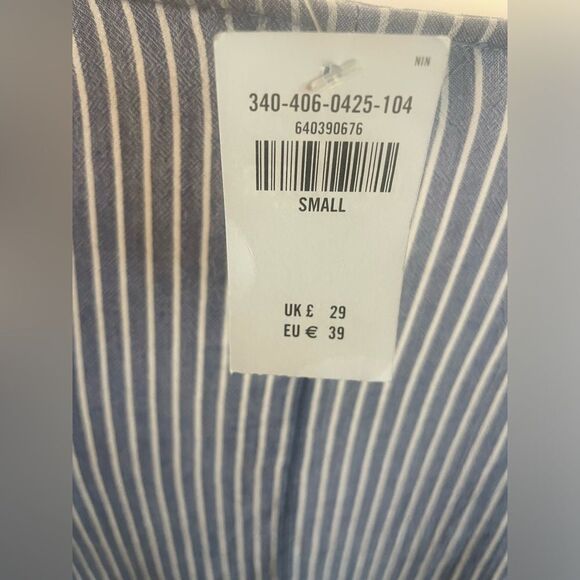 Hollister blue striped, peplum, scoop neck, 3/4 sleeve w/ elastic, size S - Picture 4 of 4